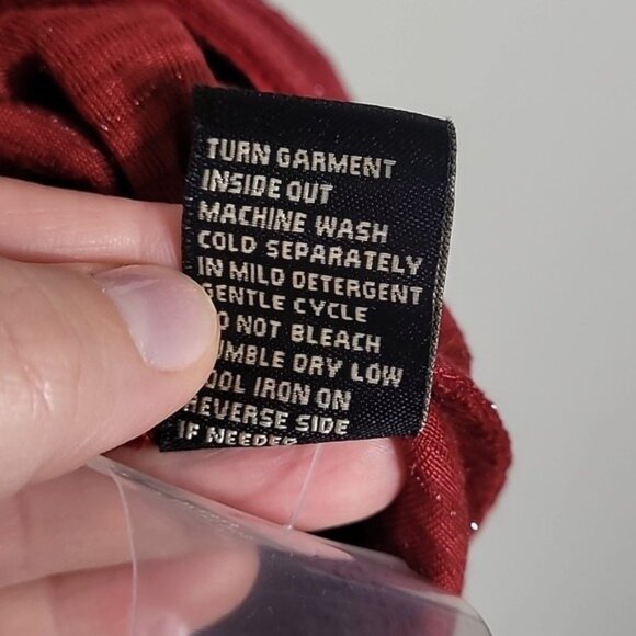 NWT DG2 Velvet Button Up Shirt 2X Red Silver Thread Holiday Glam Long Sleeve - Picture 10 of 14